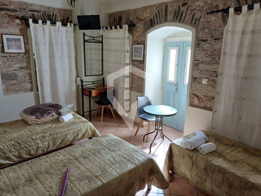 Δωμάτιο με δι΄κή του πρόσβαση από το δρόμο