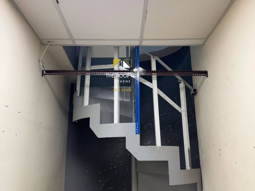 εσωτερική σκάλα