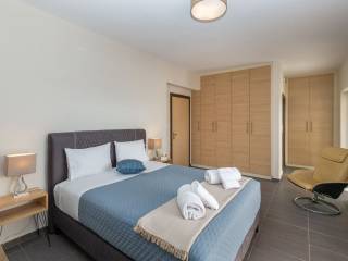 ME MEGALES ENTOICHISMENES NTOYLAPES