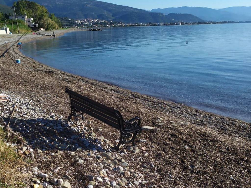 KATHARA NERA KATALLELA GIA KOLYMBESE