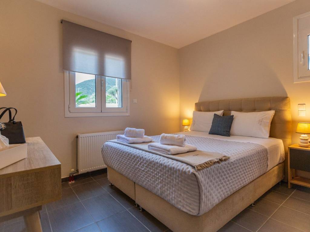 Η ΜΕΖΟΝΕΤΑ ΔΙΑΘΕΤΕΙ 3 Υ/Δ ΚΑΙ 3 ΜΠΑΝΙΑ