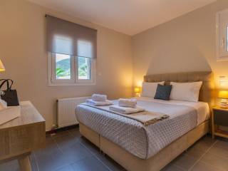 Η ΜΕΖΟΝΕΤΑ ΔΙΑΘΕΤΕΙ 3 Υ/Δ ΚΑΙ 3 ΜΠΑΝΙΑ