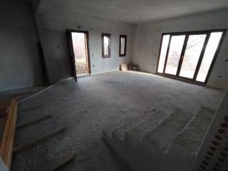 ANYPLACE MESITIKES YPERESIES