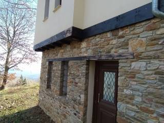 ANYPLACE MESITIKES YPERESIES