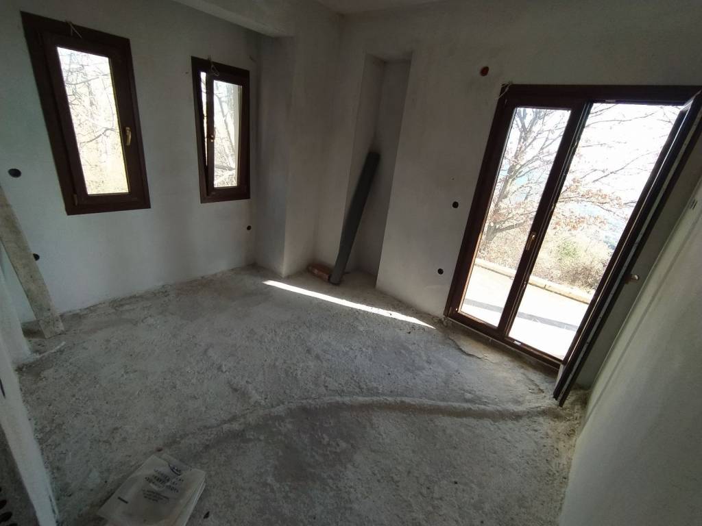 ANYPLACE MESITIKES YPERESIES