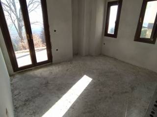 ANYPLACE MESITIKES YPERESIES