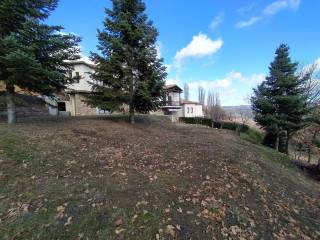 ANYPLACE MESITIKES YPERESIES