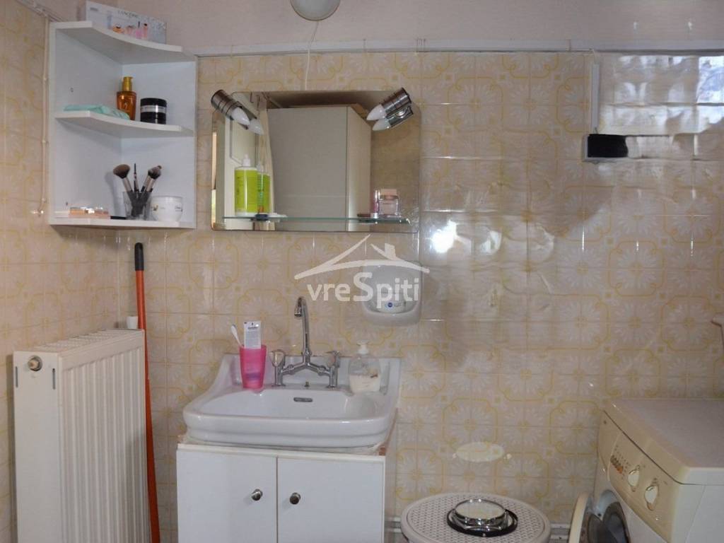 ΑΠΟΨΗ ΛΟΥΤΡΟΥ