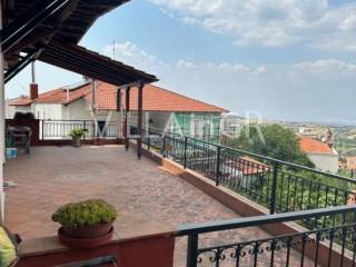 Θέα από μπαλκόνι