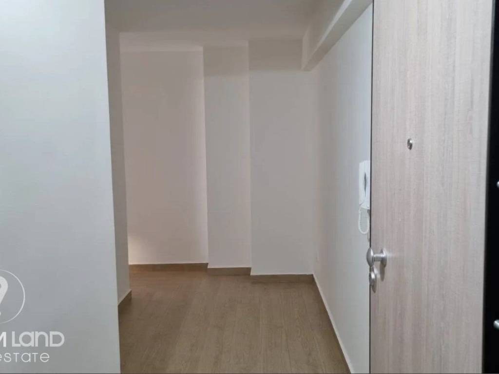 Forumland Real Estate, THorakismene porta