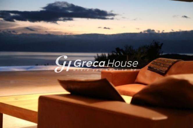 Πολυτελής Βίλα με Θέα Θάλασσα προς Πώληση στο Πόρτο Χέλι