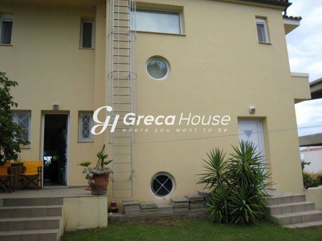 Parathalassia Bila pros Polese sten Eyboia me THea THalassa