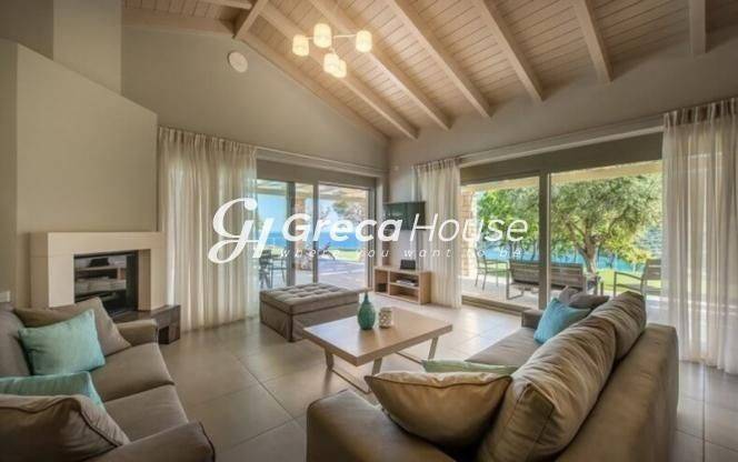 Βίλα με Θέα Θάλασσα και Πισίνα προς Πώληση στη Ζάκυνθο