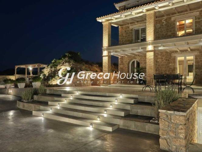 Παραθαλάσσια Βίλα με Πισίνα και Θέα Θάλασσα στη Ζάκυνθο