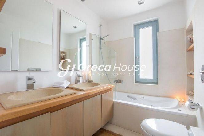 Villa for sale in Peloponnese