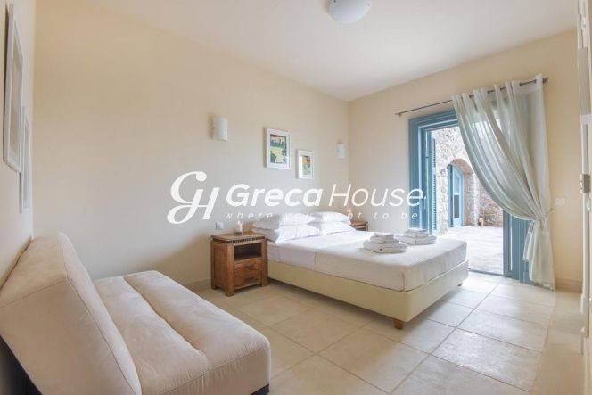 Villa for sale in Peloponnese