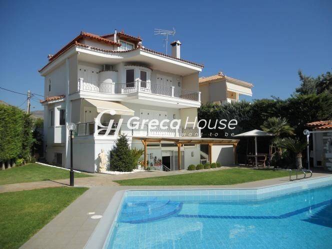 Πολυτελής Βίλα με Πισίνα προς Πώληση  στο Λαγονήσι