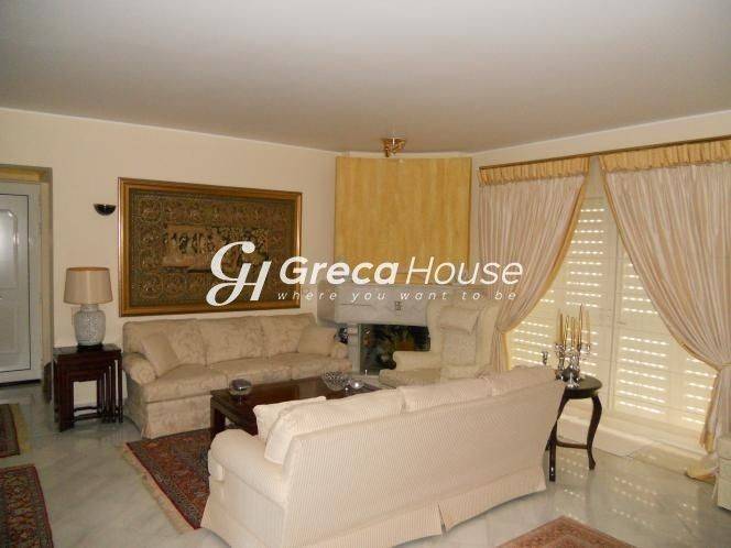 Πολυτελής Βίλα με Πισίνα προς Πώληση  στο Λαγονήσι