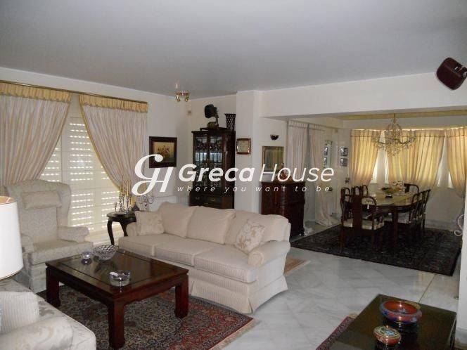 Πολυτελής Βίλα με Πισίνα προς Πώληση  στο Λαγονήσι