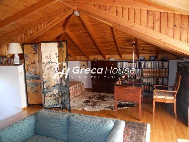 Πολυτελής Βίλα με Πισίνα προς Πώληση  στο Λαγονήσι