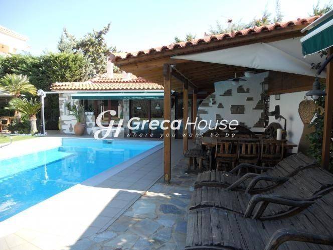 Πολυτελής Βίλα με Πισίνα προς Πώληση  στο Λαγονήσι