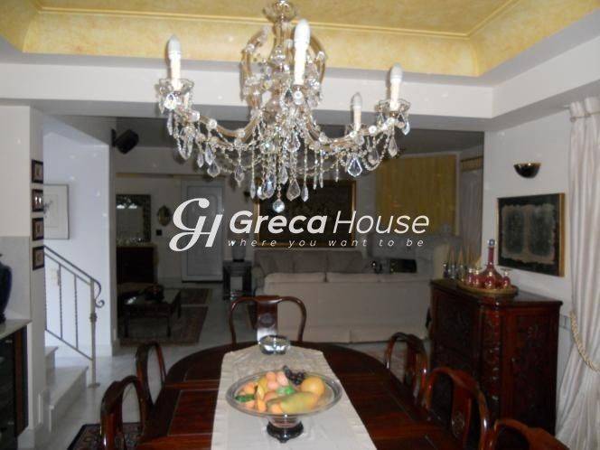 Πολυτελής Βίλα με Πισίνα προς Πώληση  στο Λαγονήσι