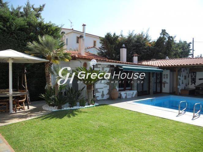 Πολυτελής Βίλα με Πισίνα προς Πώληση  στο Λαγονήσι