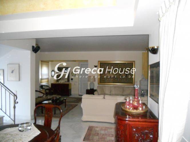 Πολυτελής Βίλα με Πισίνα προς Πώληση  στο Λαγονήσι