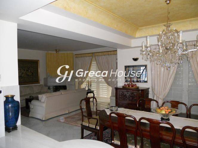 Πολυτελής Βίλα με Πισίνα προς Πώληση  στο Λαγονήσι