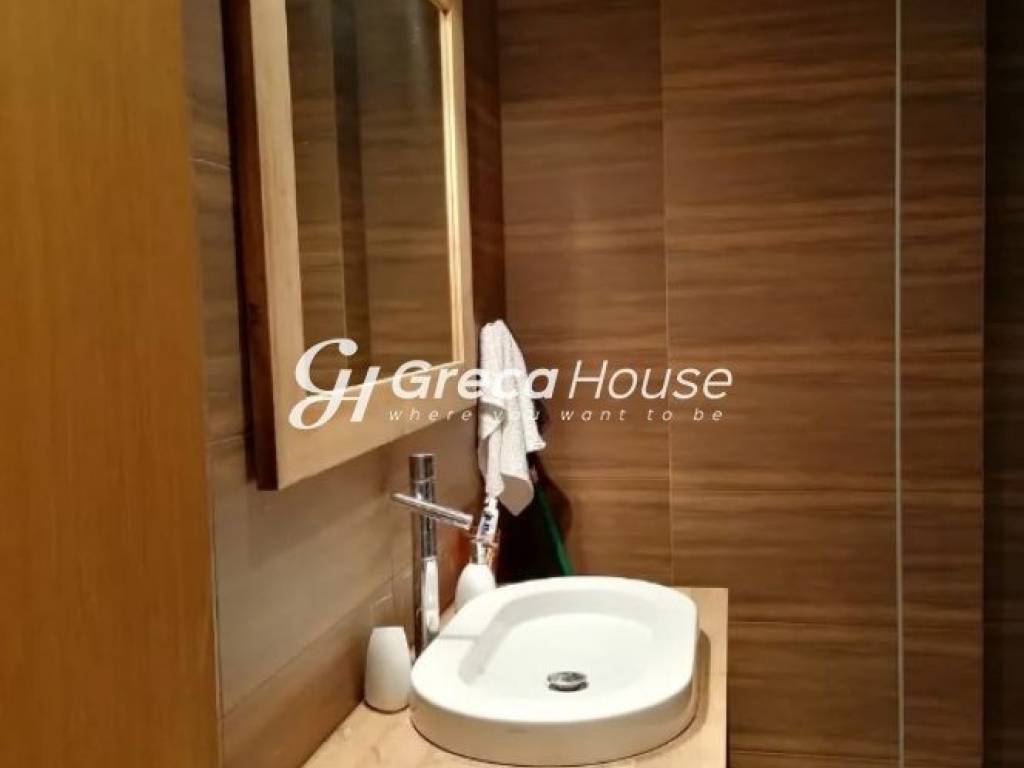 Λουτράκι - Περαχώρα Παραθαλάσσια Βίλα προς Πώληση