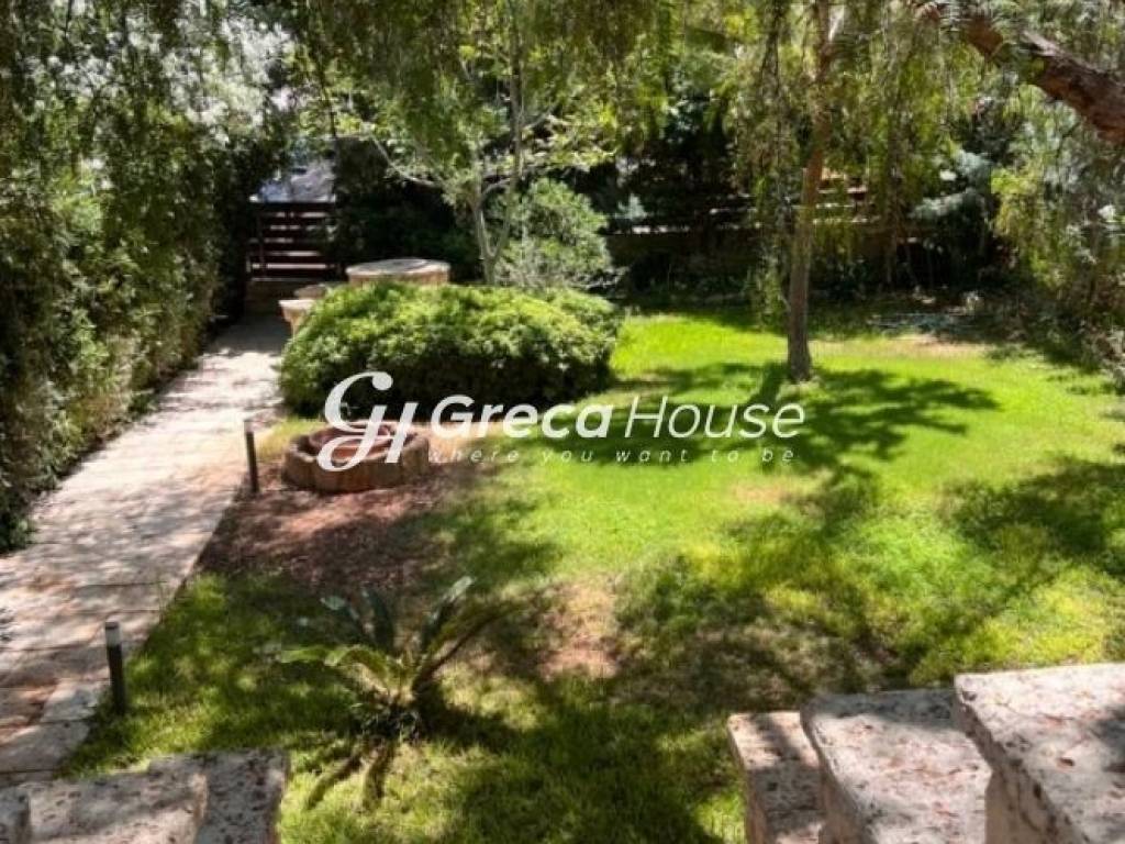 Λουτράκι - Περαχώρα Παραθαλάσσια Βίλα προς Πώληση