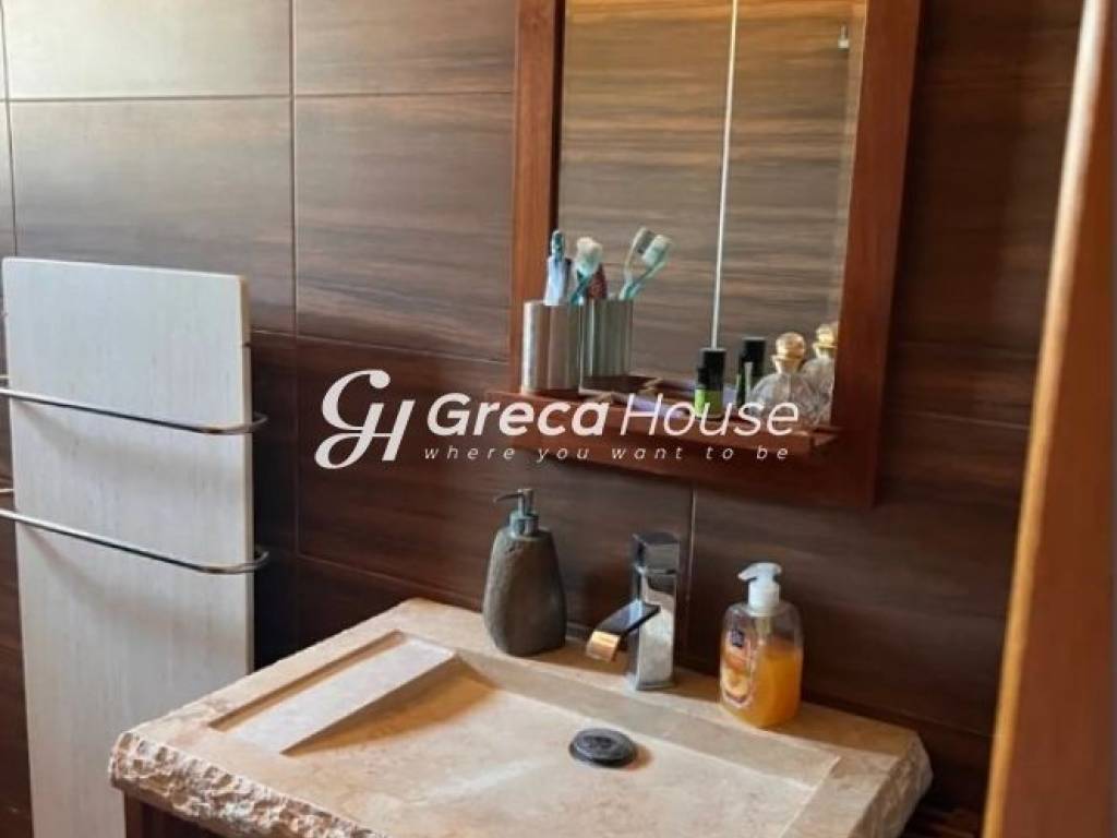 Λουτράκι - Περαχώρα Παραθαλάσσια Βίλα προς Πώληση