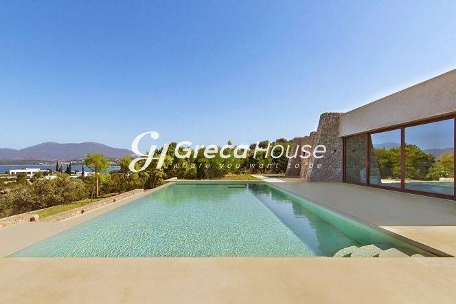 Πολυτελής Παραθαλάσσια Βίλα προς Πώληση στο Πόρτο Χέλι