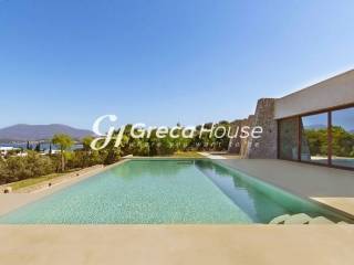 Πολυτελής Παραθαλάσσια Βίλα προς Πώληση στο Πόρτο Χέλι