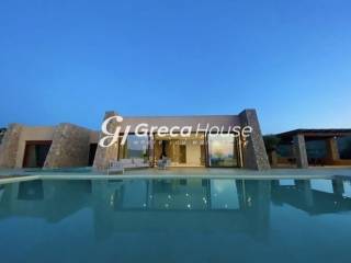 Πολυτελής Παραθαλάσσια Βίλα προς Πώληση στο Πόρτο Χέλι