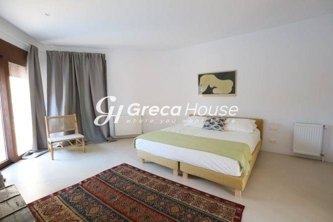 Πολυτελής Παραθαλάσσια Βίλα προς Πώληση στο Πόρτο Χέλι