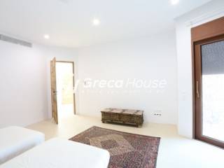 Πολυτελής Παραθαλάσσια Βίλα προς Πώληση στο Πόρτο Χέλι