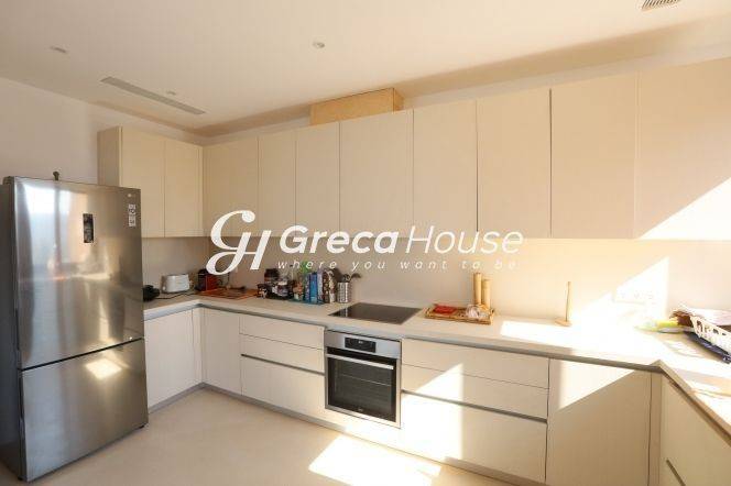 Πολυτελής Παραθαλάσσια Βίλα προς Πώληση στο Πόρτο Χέλι