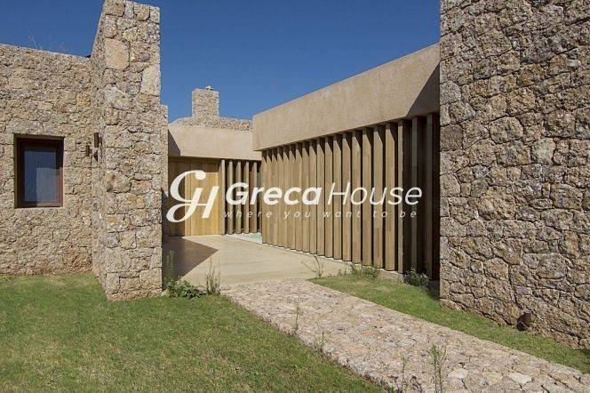 Πολυτελής Παραθαλάσσια Βίλα προς Πώληση στο Πόρτο Χέλι