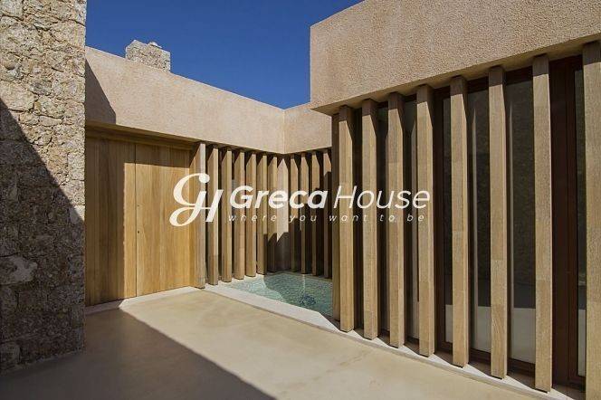 Πολυτελής Παραθαλάσσια Βίλα προς Πώληση στο Πόρτο Χέλι