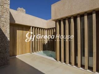 Πολυτελής Παραθαλάσσια Βίλα προς Πώληση στο Πόρτο Χέλι