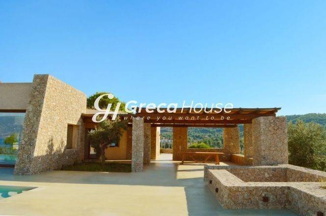 Πολυτελής Παραθαλάσσια Βίλα προς Πώληση στο Πόρτο Χέλι