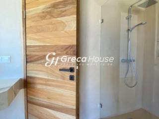 Πολυτελής Παραθαλάσσια Βίλα προς Πώληση στο Πόρτο Χέλι