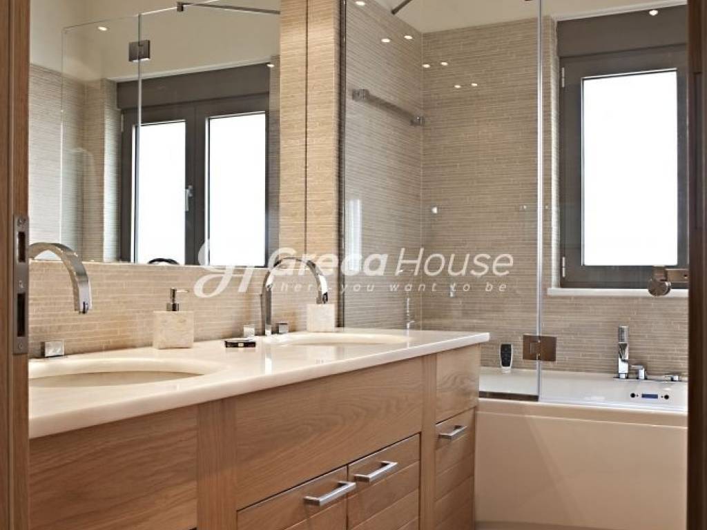 Villa for sale in Attica