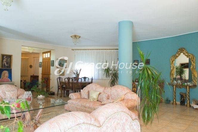 Villa for sale in Attika Keratea
