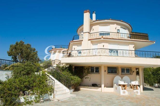 Villa for sale in Attika Keratea