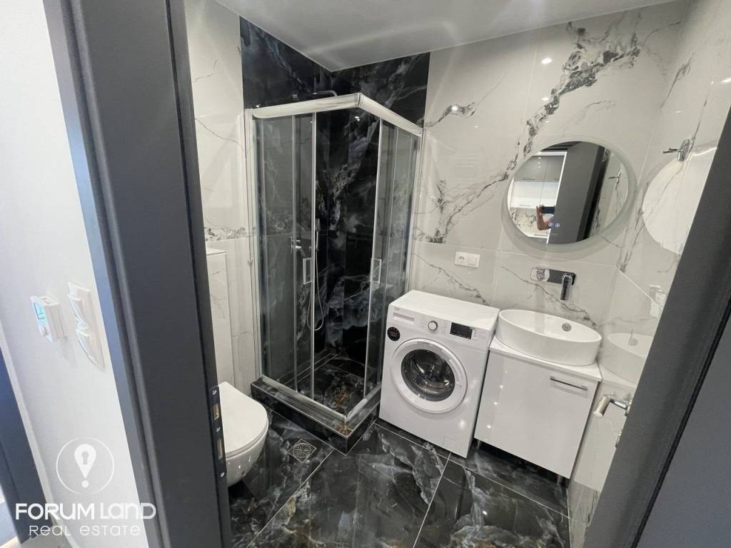 Forumland Real Estate, Mpanio