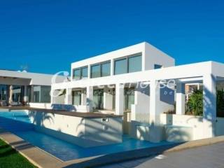 Παραθαλάσσια Βίλα με Ιδιωτική Παραλία  στην Ερμιόνη