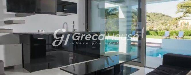 Παραθαλάσσια Βίλα με Ιδιωτική Παραλία  στην Ερμιόνη