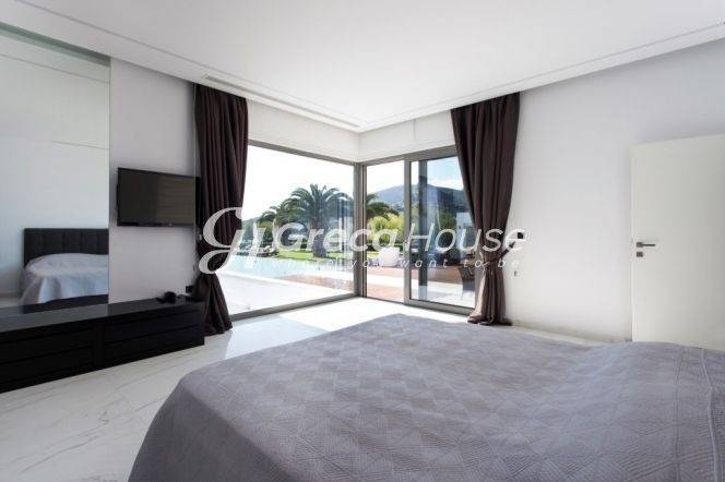 Παραθαλάσσια Βίλα με Ιδιωτική Παραλία  στην Ερμιόνη